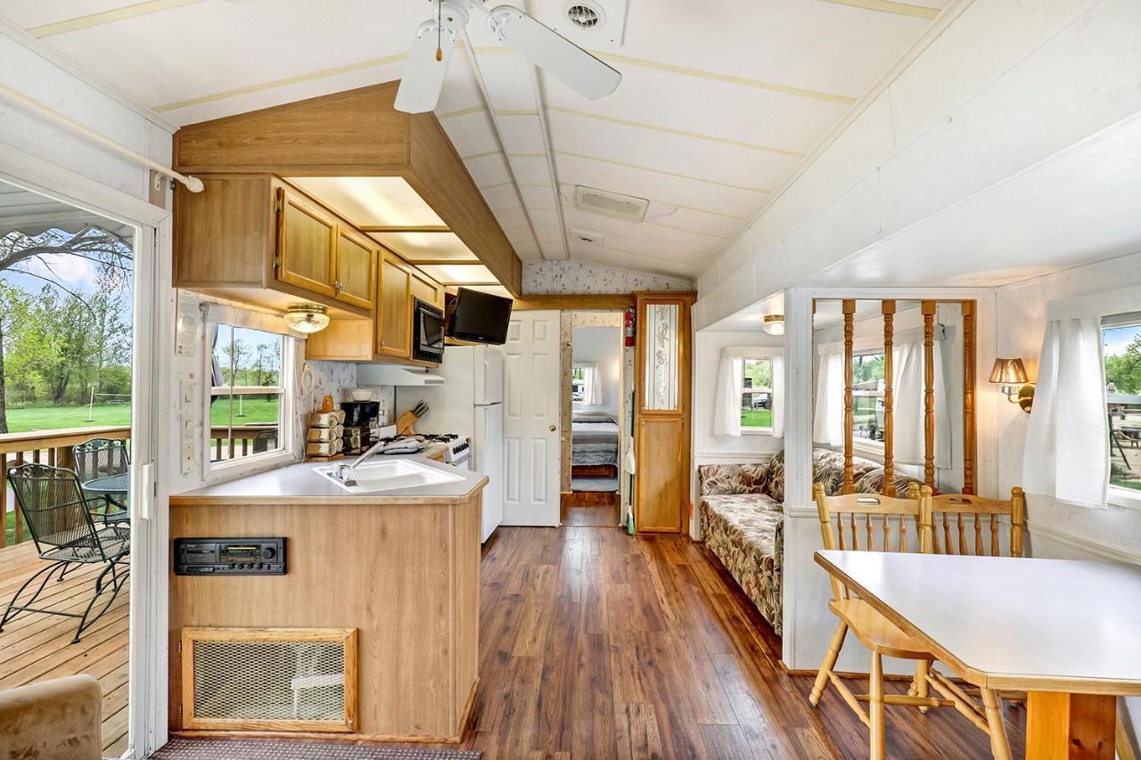Swan Lake Resort & Campground 페르구스폴스 외부 사진